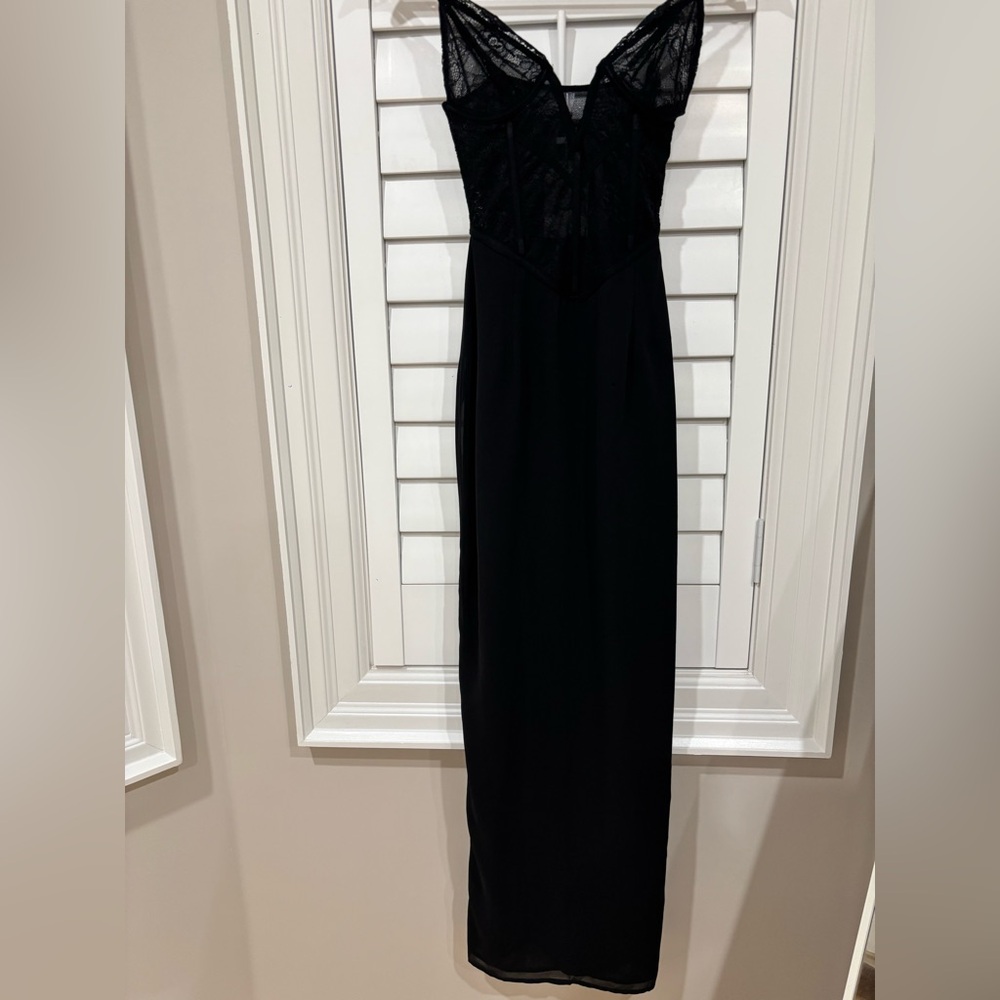 Chic Black Lace Maxi Dress